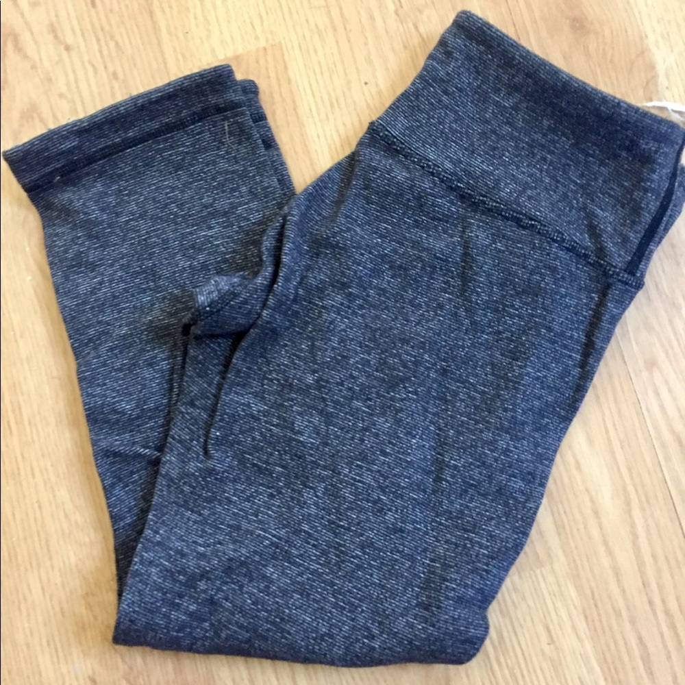 Reversible lululemon cropped leggings.